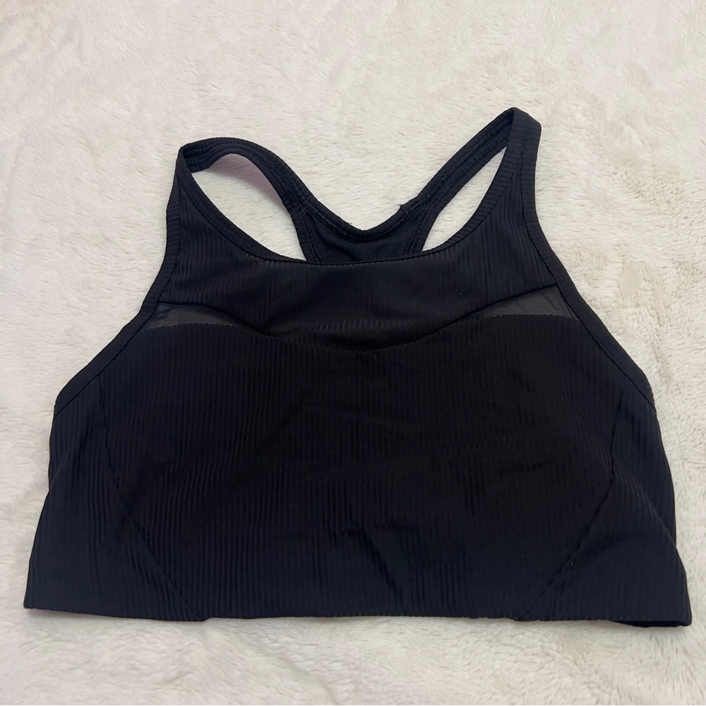 Black lululemon sports bra